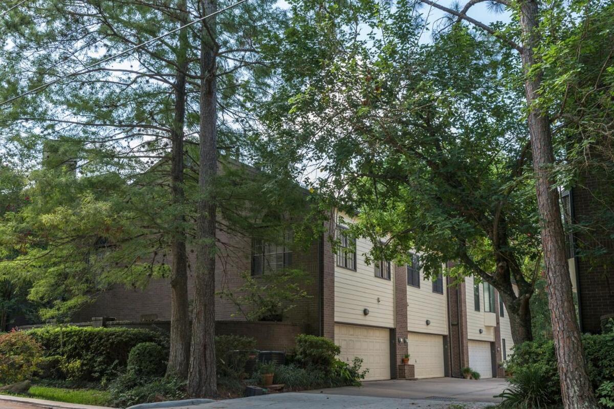 Unique Townhome Next To Memorial Park With Two Car Garage Houston Buitenkant foto