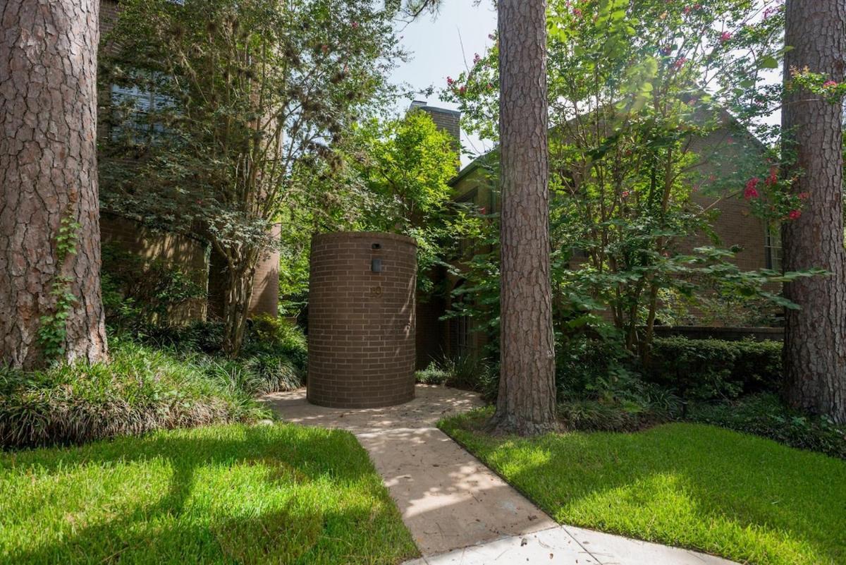 Unique Townhome Next To Memorial Park With Two Car Garage Houston Buitenkant foto